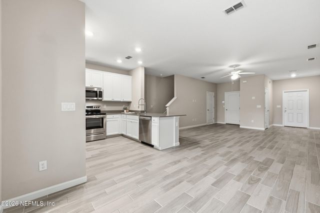 2552 SANDY DUNE Drive, Jacksonville, FL 32233