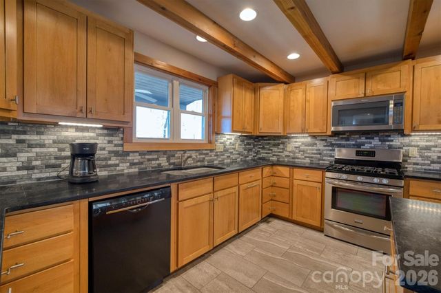 2262 Grandview Peaks Drive, Nebo, NC 28761