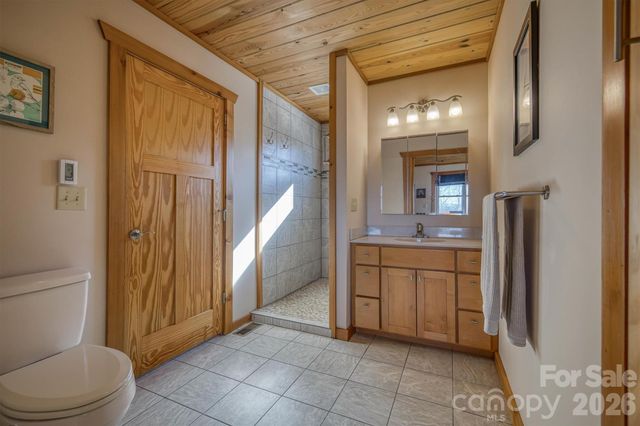 2262 Grandview Peaks Drive, Nebo, NC 28761