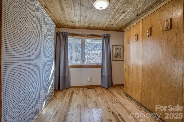 2262 Grandview Peaks Drive, Nebo, NC 28761