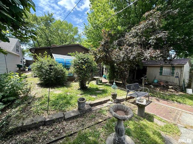2452 S 5TH Street, Springfield, IL 62703