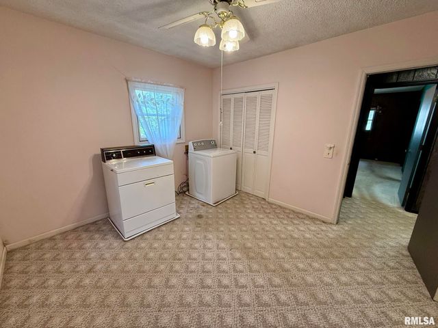 2452 S 5TH Street, Springfield, IL 62703