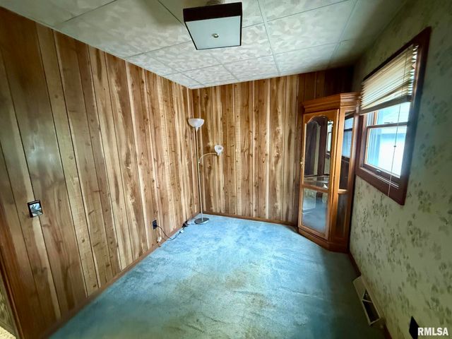 2452 S 5TH Street, Springfield, IL 62703