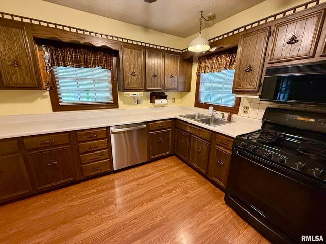 2452 S 5TH Street, Springfield, IL 62703