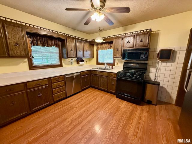 2452 S 5TH Street, Springfield, IL 62703