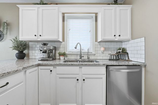 12526 Wandering Way, Fort Wayne, IN 46818