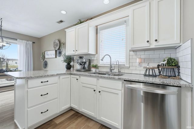 12526 Wandering Way, Fort Wayne, IN 46818