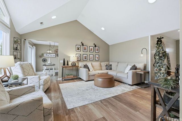 12526 Wandering Way, Fort Wayne, IN 46818