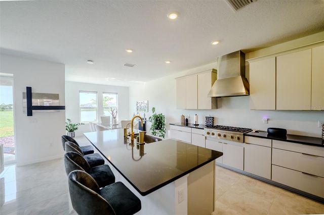 9121 RADIANT CIRCLE, Sarasota, FL 34241