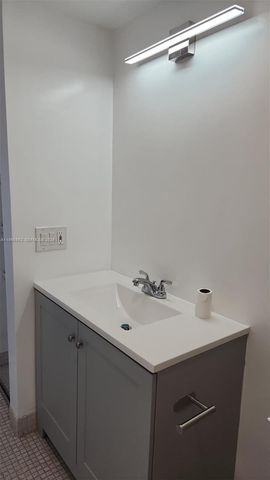 4174 Inverrary Dr 311, Lauderhill, FL 33319