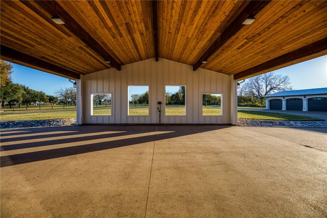 2945 Fm 3090 Road, Navasota, TX 77868