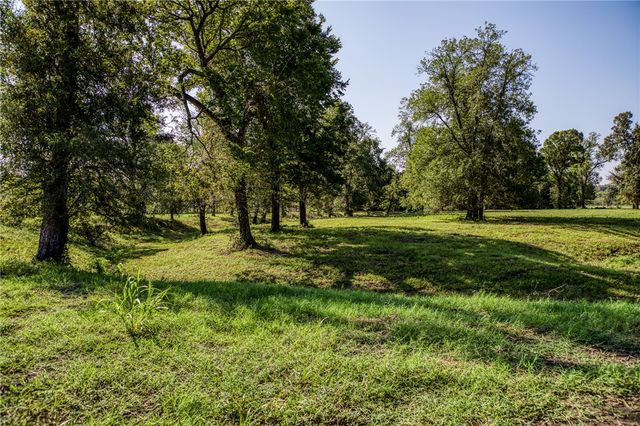 2945 Fm 3090 Road, Navasota, TX 77868