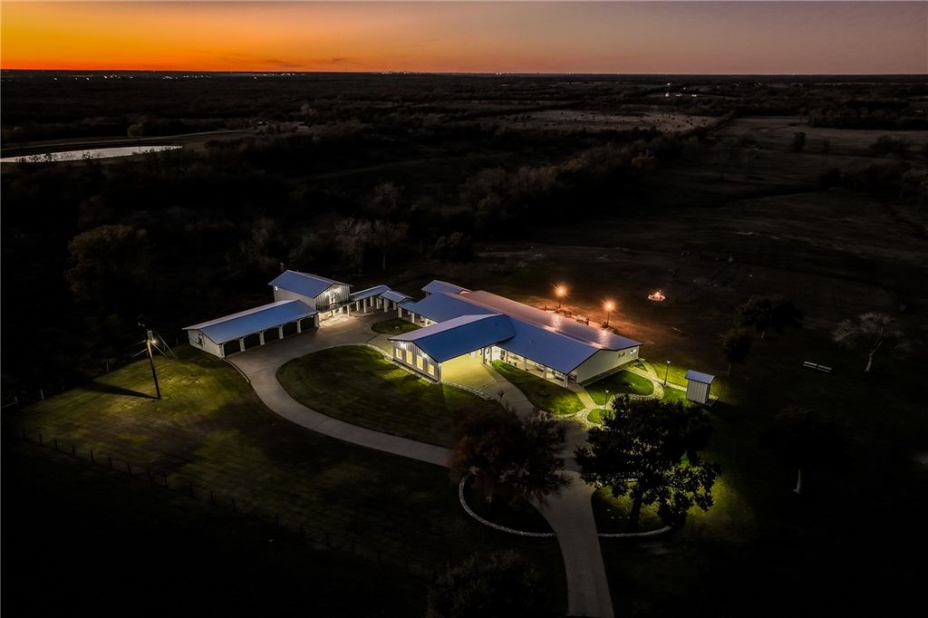 2945 Fm 3090 Road, Navasota, TX 77868