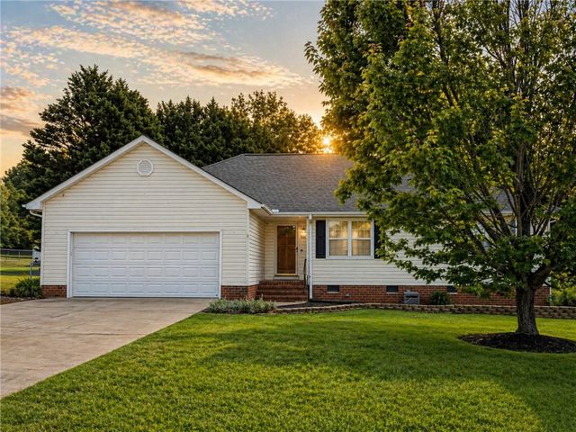210 Springside Circle, Anderson, SC 29625