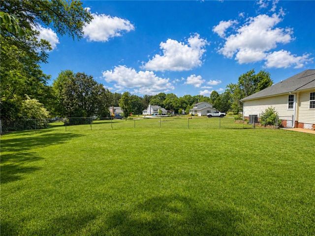 210 Springside Circle, Anderson, SC 29625