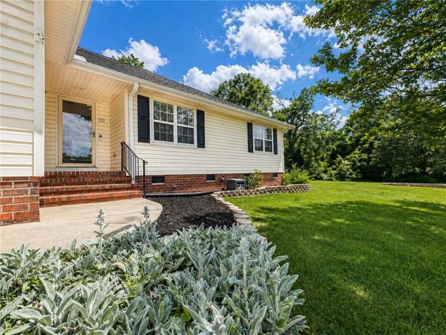 210 Springside Circle, Anderson, SC 29625