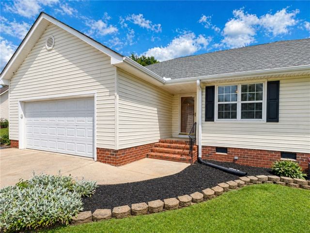210 Springside Circle, Anderson, SC 29625
