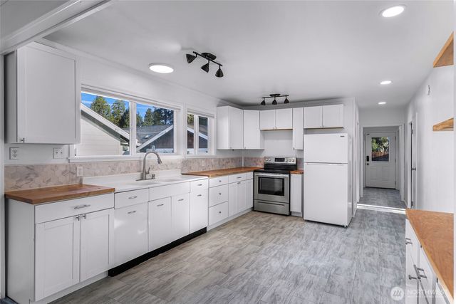 5078 Fern Street, Blaine, WA 98230