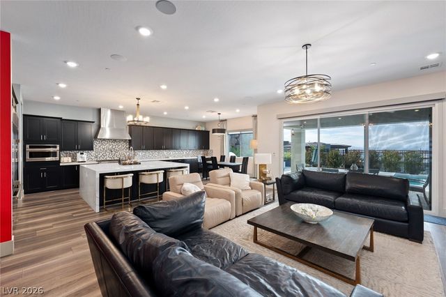 526 La Nain Lane, Henderson, NV 89012