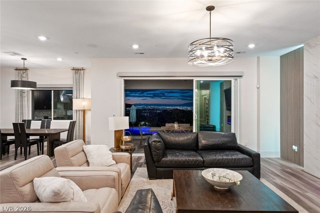 526 La Nain Lane, Henderson, NV 89012
