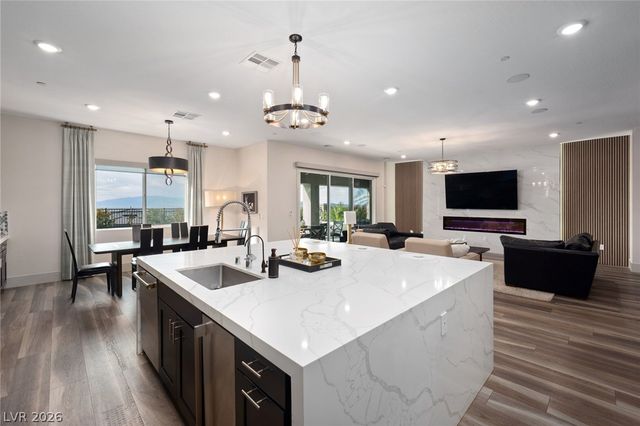 526 La Nain Lane, Henderson, NV 89012