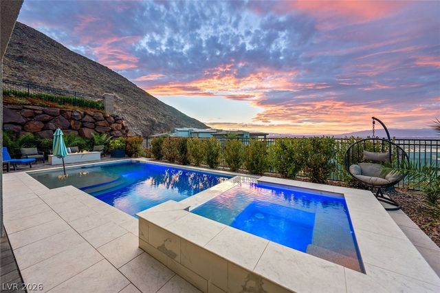 526 La Nain Lane, Henderson, NV 89012
