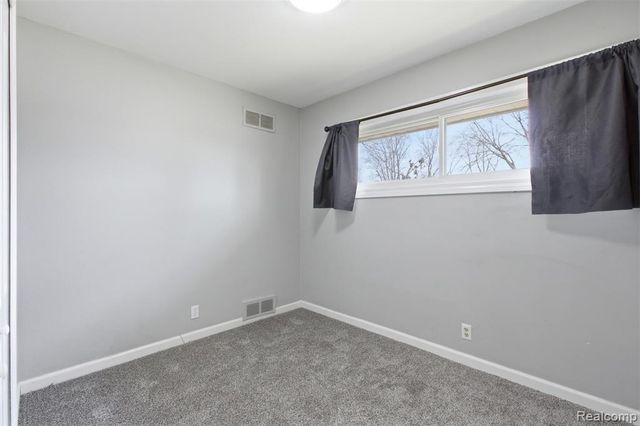 125 Sheffield Drive, Troy, MI 48083