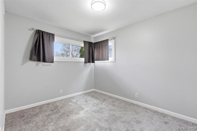 125 Sheffield Drive, Troy, MI 48083