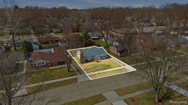 125 Sheffield Drive, Troy, MI 48083