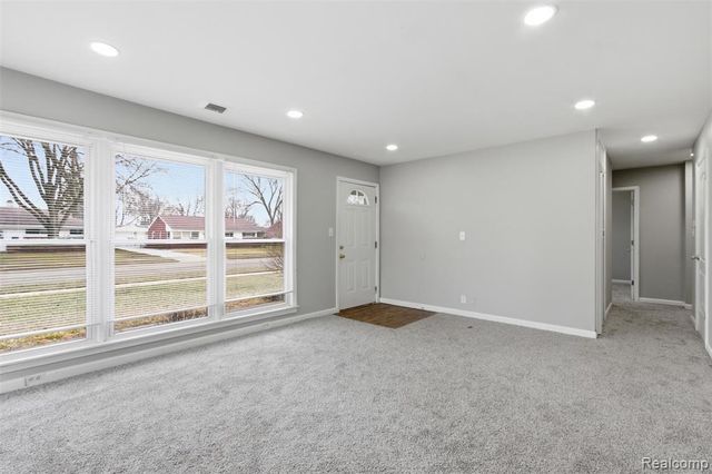 125 Sheffield Drive, Troy, MI 48083