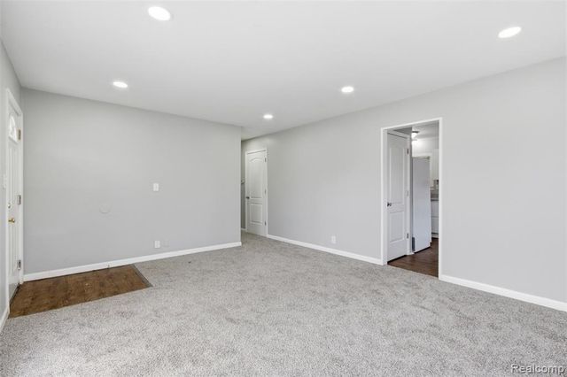 125 Sheffield Drive, Troy, MI 48083