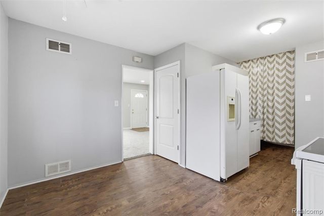 125 Sheffield Drive, Troy, MI 48083