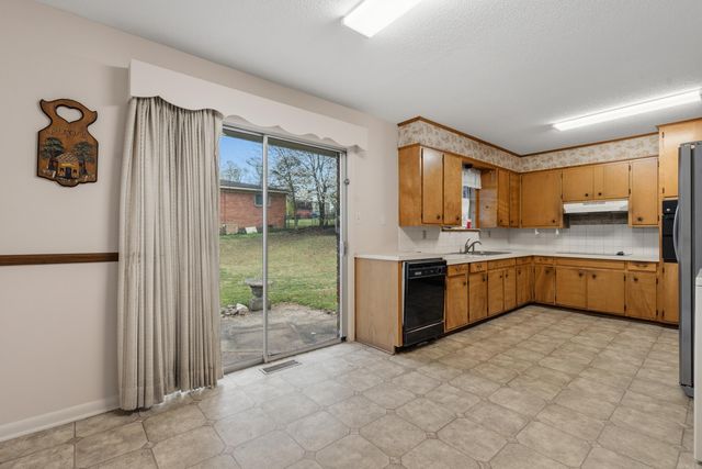 120 ESSEX, Hot Springs, AR 71913