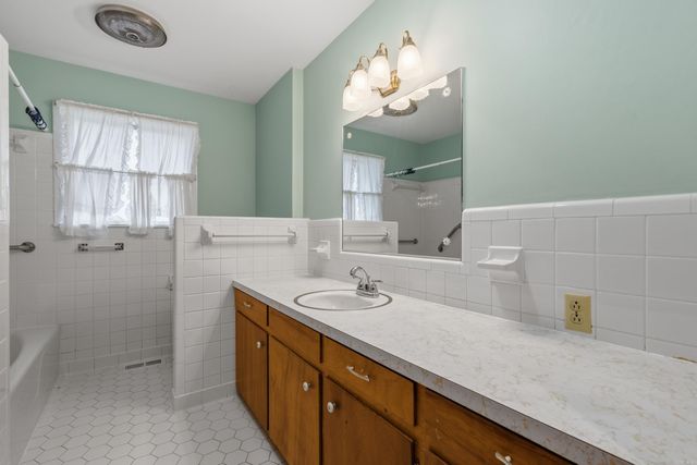 120 ESSEX, Hot Springs, AR 71913