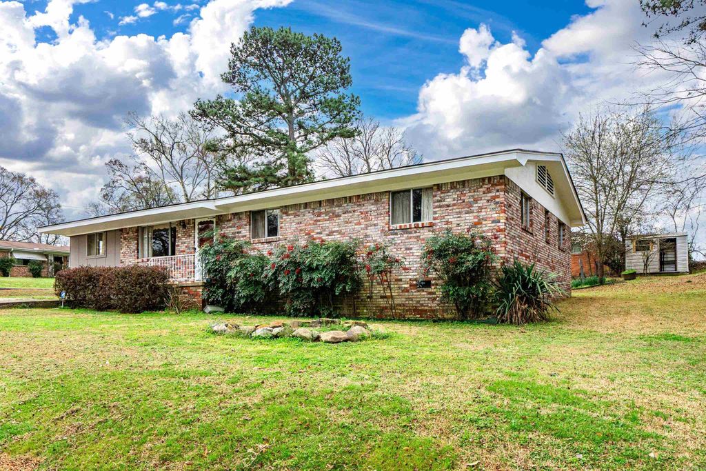 120 ESSEX, Hot Springs, AR 71913