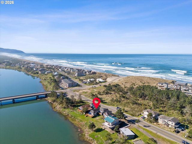 34885 Cape Kiwanda Dr, Pacific City, OR 97135