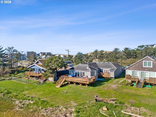 34885 Cape Kiwanda Dr, Pacific City, OR 97135