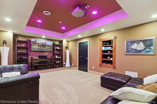 1221 Wilderness Hills Trail, Putnam Township, MI 48169