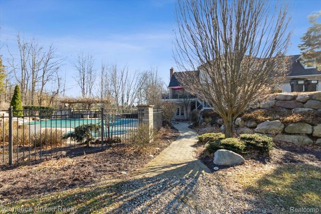 1221 Wilderness Hills Trail, Putnam Township, MI 48169