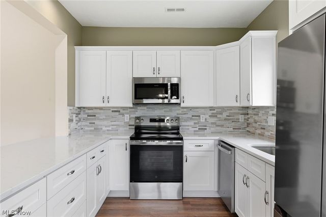 649 Southbay Drive, Wadsworth, OH 44281