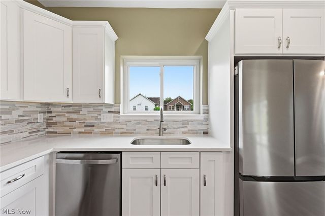 649 Southbay Drive, Wadsworth, OH 44281