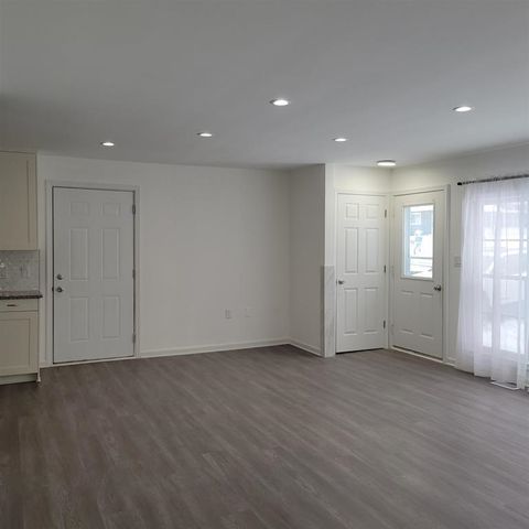 6777 Dandison Boulevard, West Bloomfield Twp, MI 48324
