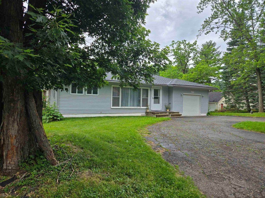 6777 Dandison Boulevard, West Bloomfield Twp, MI 48324