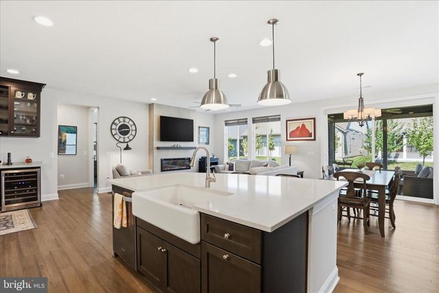 145 COWBIRD, Lake Frederick, VA 22630