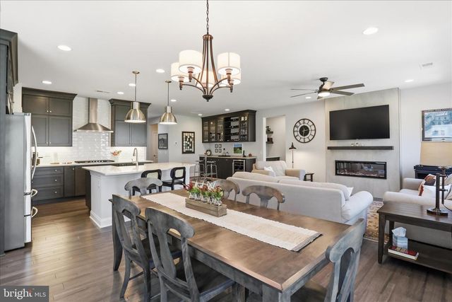 145 COWBIRD, Lake Frederick, VA 22630