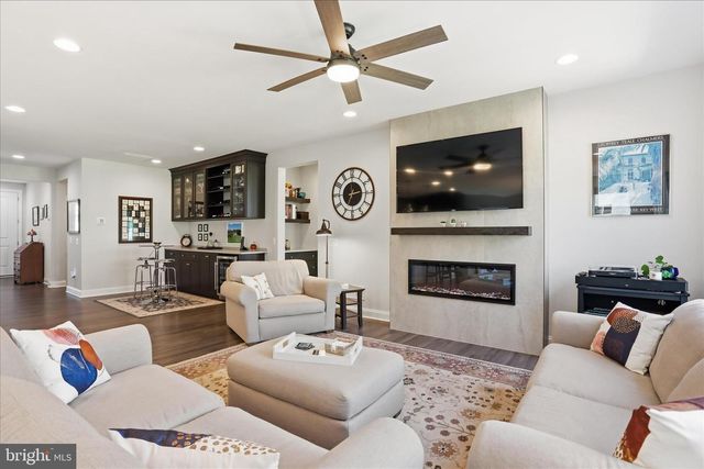 145 COWBIRD, Lake Frederick, VA 22630