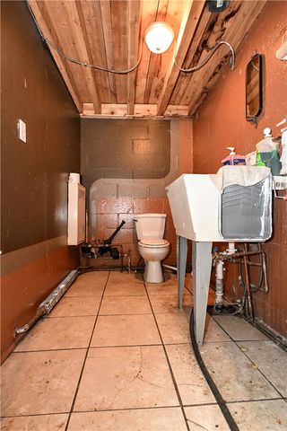 3810 Crooked Run Rd, N Versailles, PA 15137
