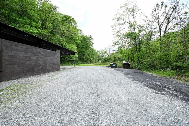 3810 Crooked Run Rd, N Versailles, PA 15137