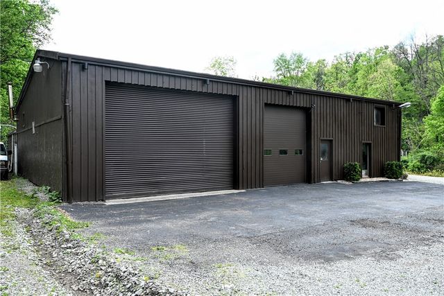 3810 Crooked Run Rd, N Versailles, PA 15137
