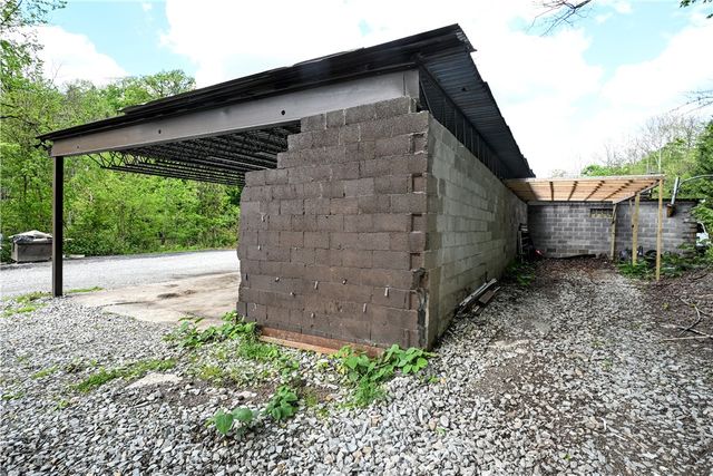 3810 Crooked Run Rd, N Versailles, PA 15137